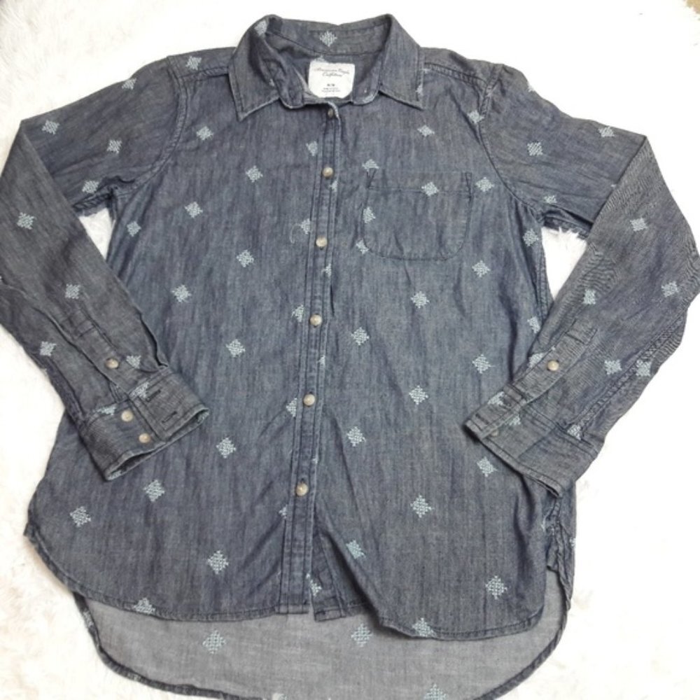 American Eagle Outfitters M Denim Button Shirt